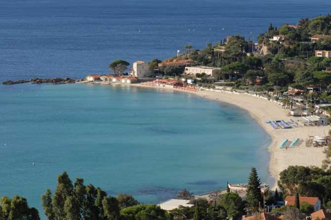 Appartement T2 standing 800m de la plage de St Clair à Le Lavandou Extérieur photo